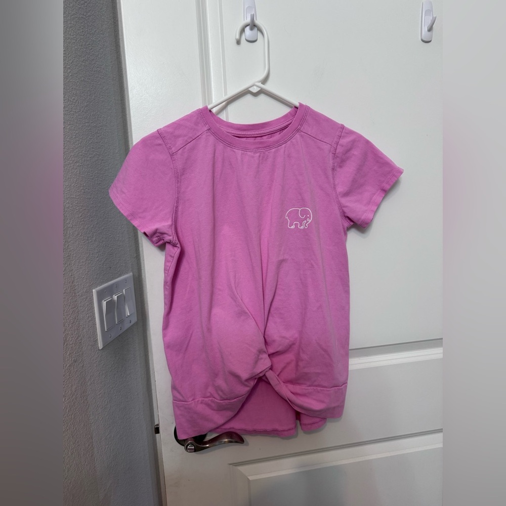 Ivory Ella Women’s Pink Twist-Front Tee